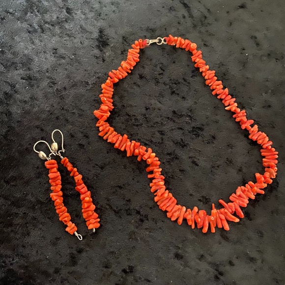 Vintage Authentic Coral Earrings - Picture 5 of 5